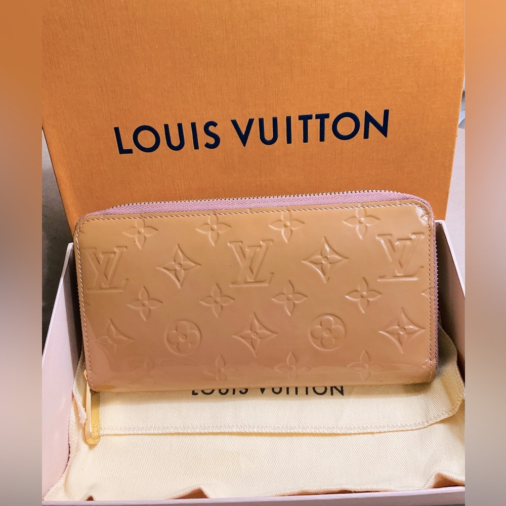 ✅ AUTHENTIC LIKENEW LONG WALLET LOUIS VUITTON VERNIS LEATHER